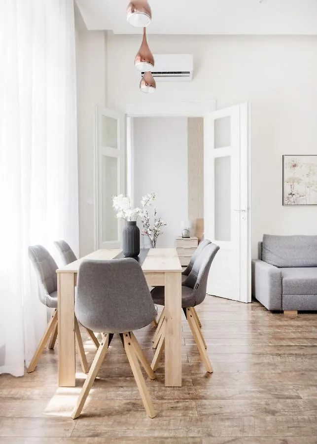 בודפשט Acacia Apartment 0*,