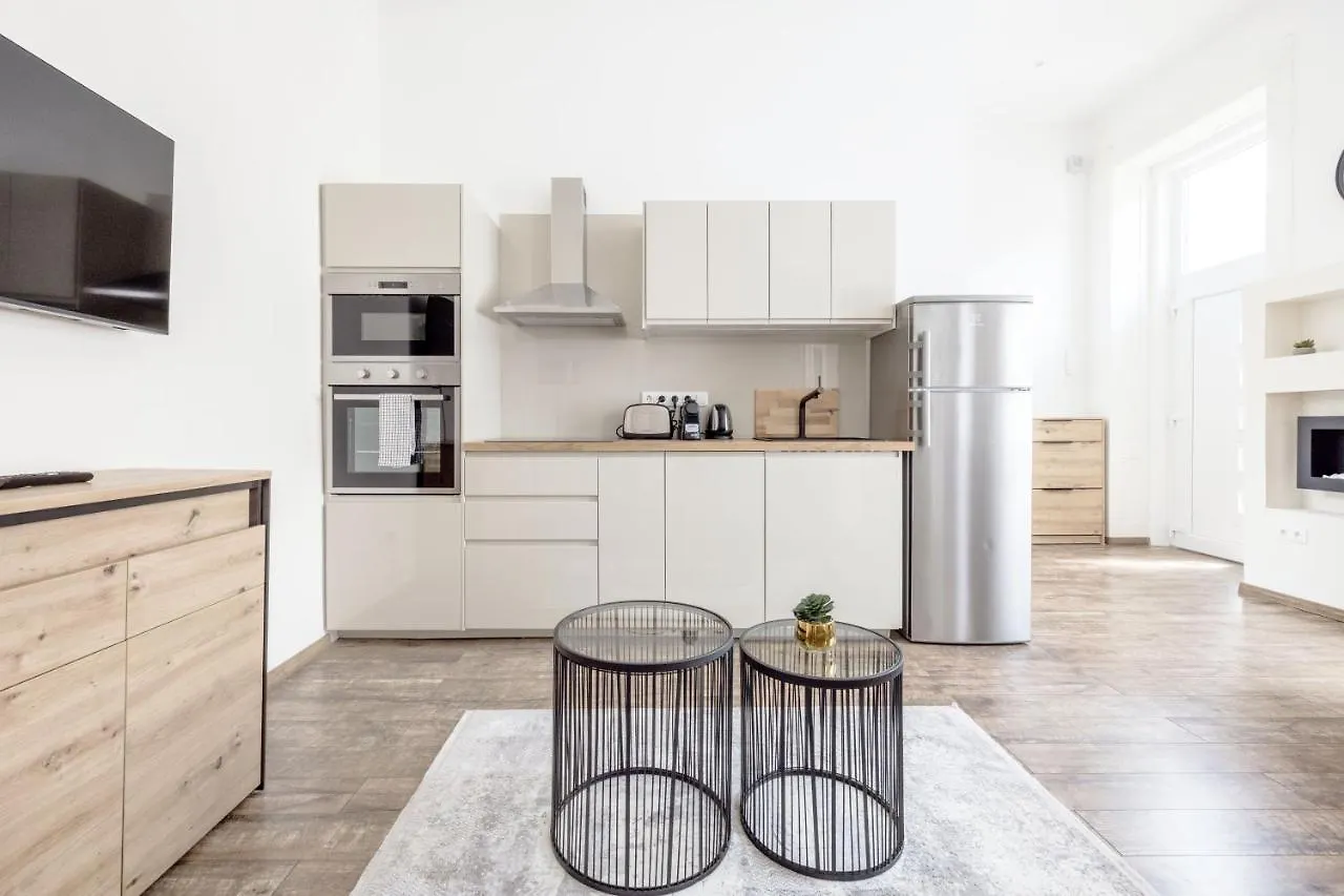 בודפשט Acacia Apartment 0*,